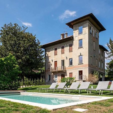 Villa Jejia- Pool And Garden Lesa Exterior foto